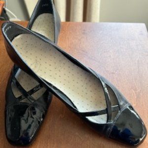 Black dress shoes, Size 10 Narrow